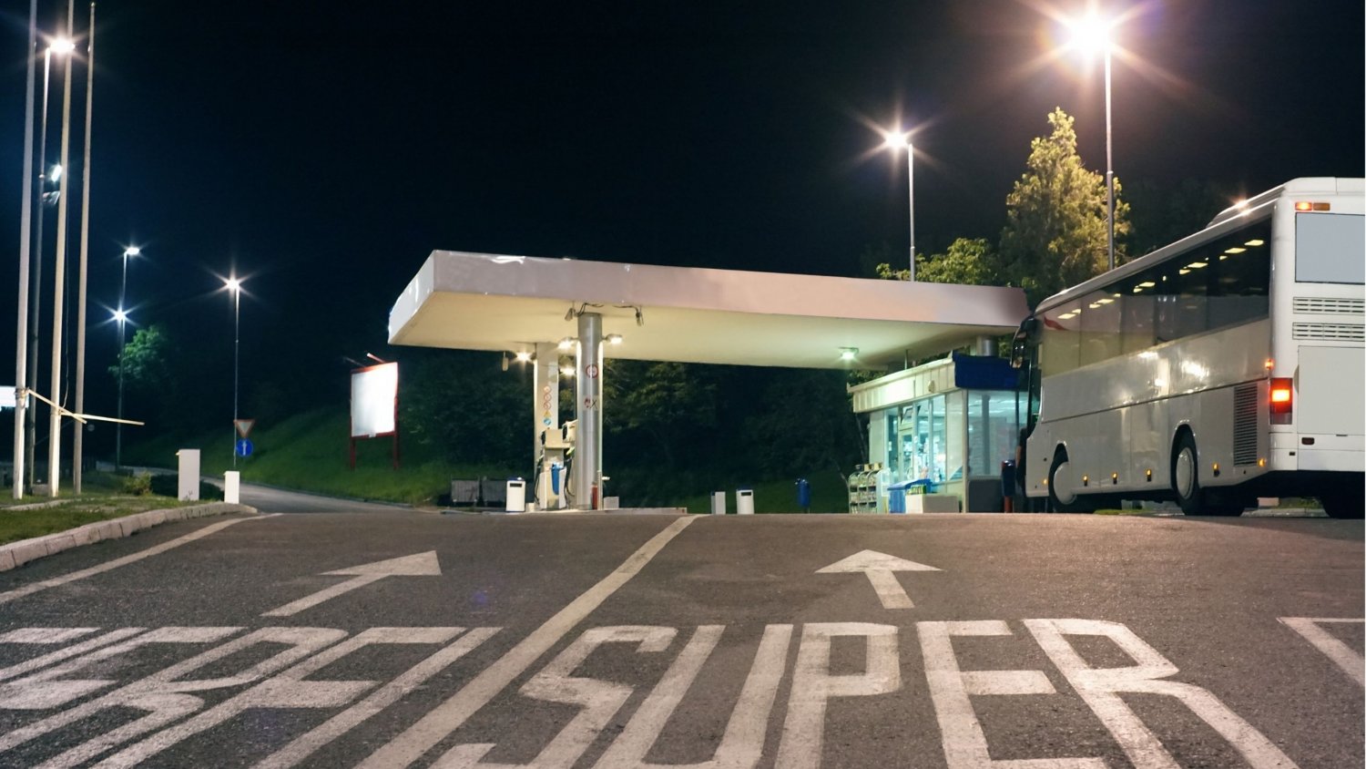 Empresas de transporte de Andalucía y Extremadura piden una fiscalidad sostenible de los combustibles