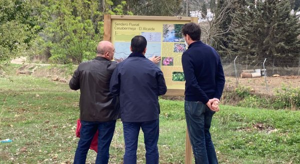 Un nuevo sendero fluvial une el núcleo urbano de Casabermeja con la urbanización El Alcaide