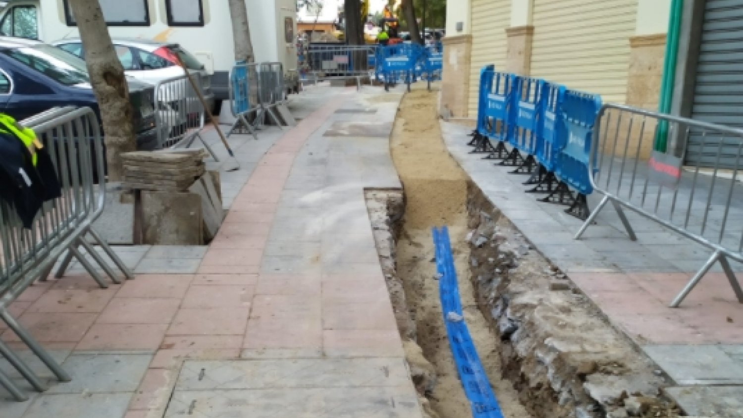 Marbella renueva la red de abastecimiento de la calle Guadaira yavenida José María Torres Murciano