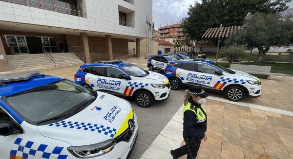 Fuengirola incorpora al parque móvil de la Policía Local cinco coches patrulla