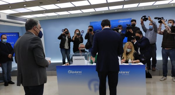Moreno y Bendodo apuestan por Alberto Núñez Feijóo como futuro presidente del PP