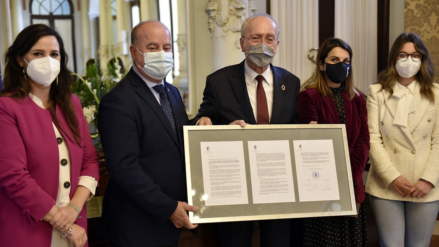 Manuel Barón visita el Ayuntamiento de Málaga para apoyar la candidatura a la Expo27