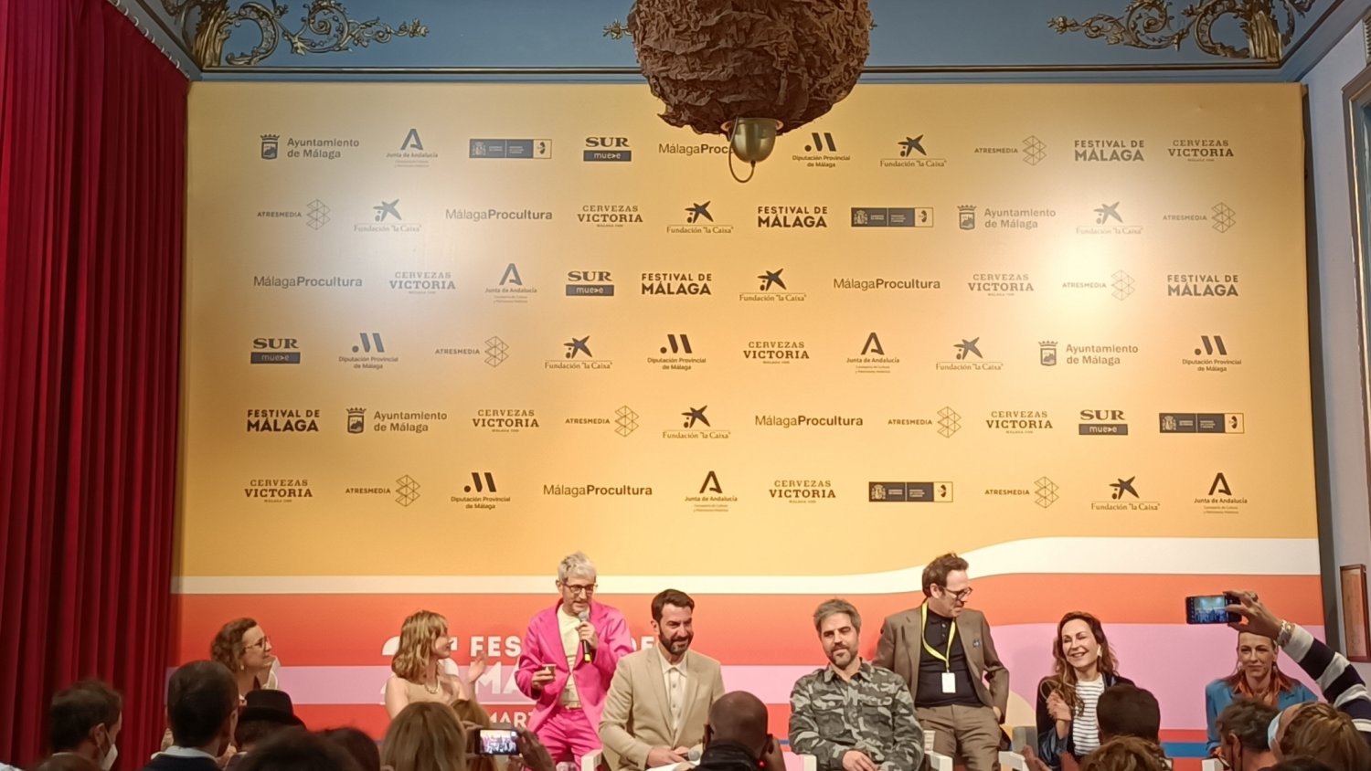 Festival-.‘Camera Café, la película’, una comedia surrealista con la misma esencia de hace diez años