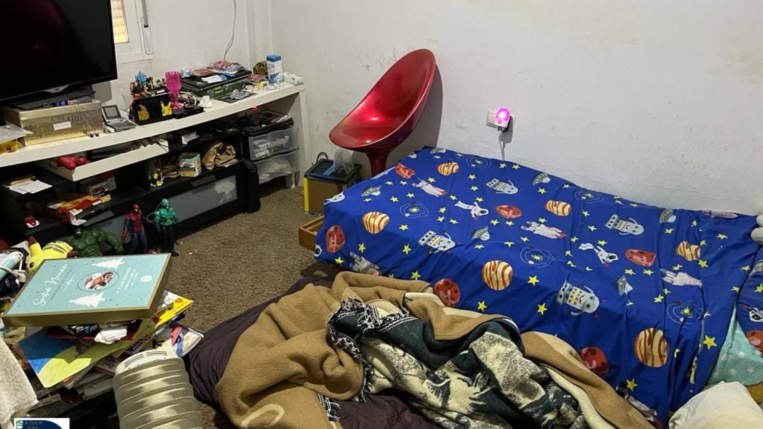 Detenido en Málaga un varón por aislar a su hijo de 10 años en una habitación durante un año