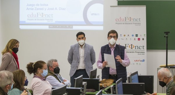Edufinet y la UMA acercan la educación financiera a los mayores