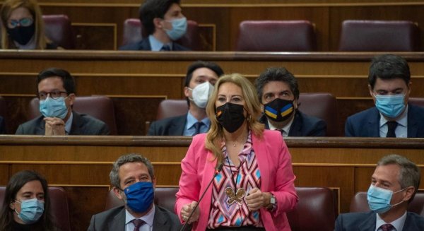 Carolina España exige a Díaz que baje los impuestos