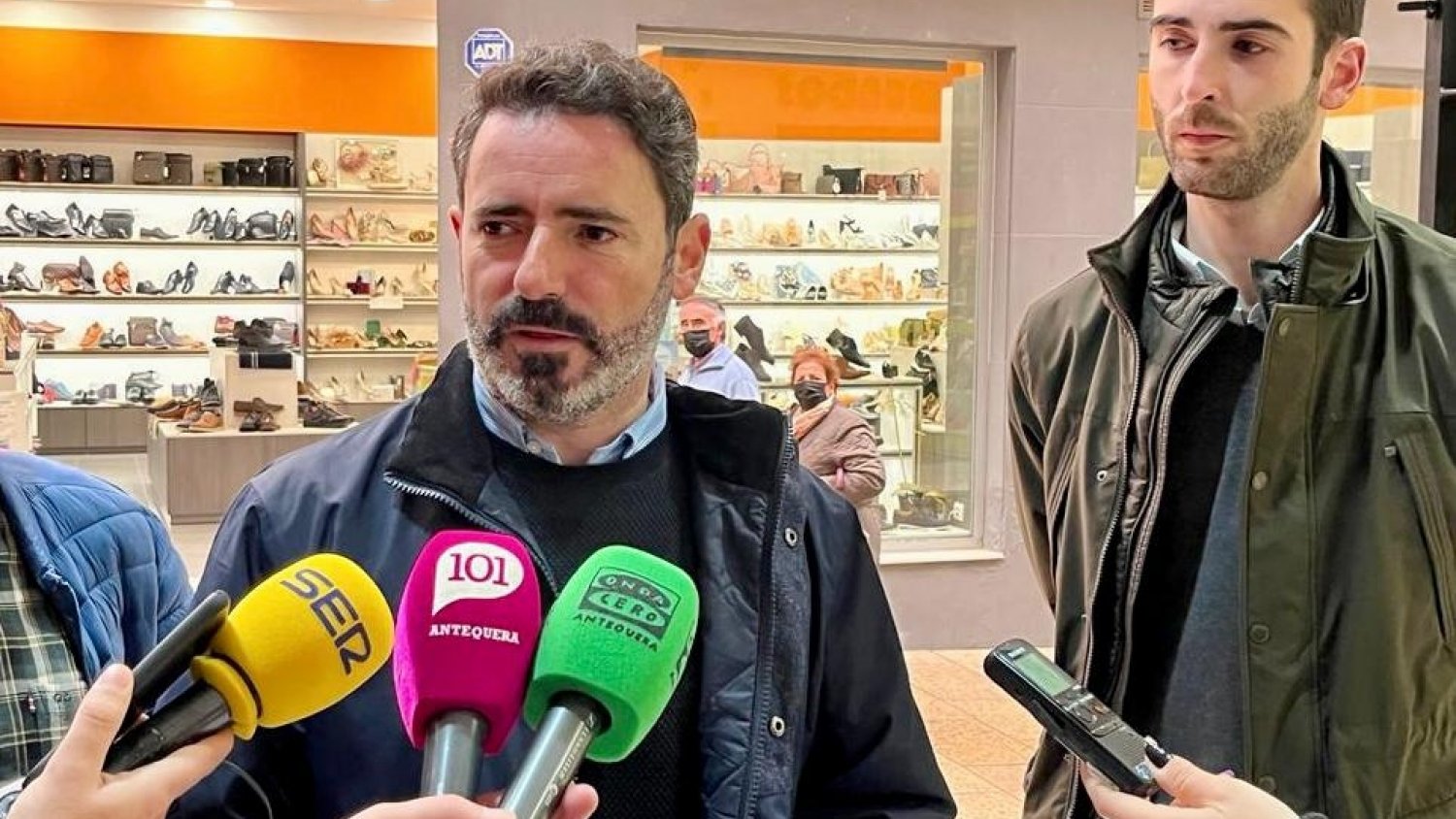 PP: “Si Sánchez saliera a la calle bajaría hoy mismo los impuestos para frenar la inflación”