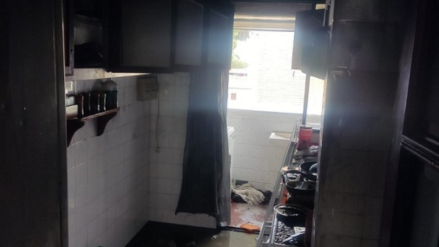 Rescatadas dos personas de un incendio en una vivienda en Antequera