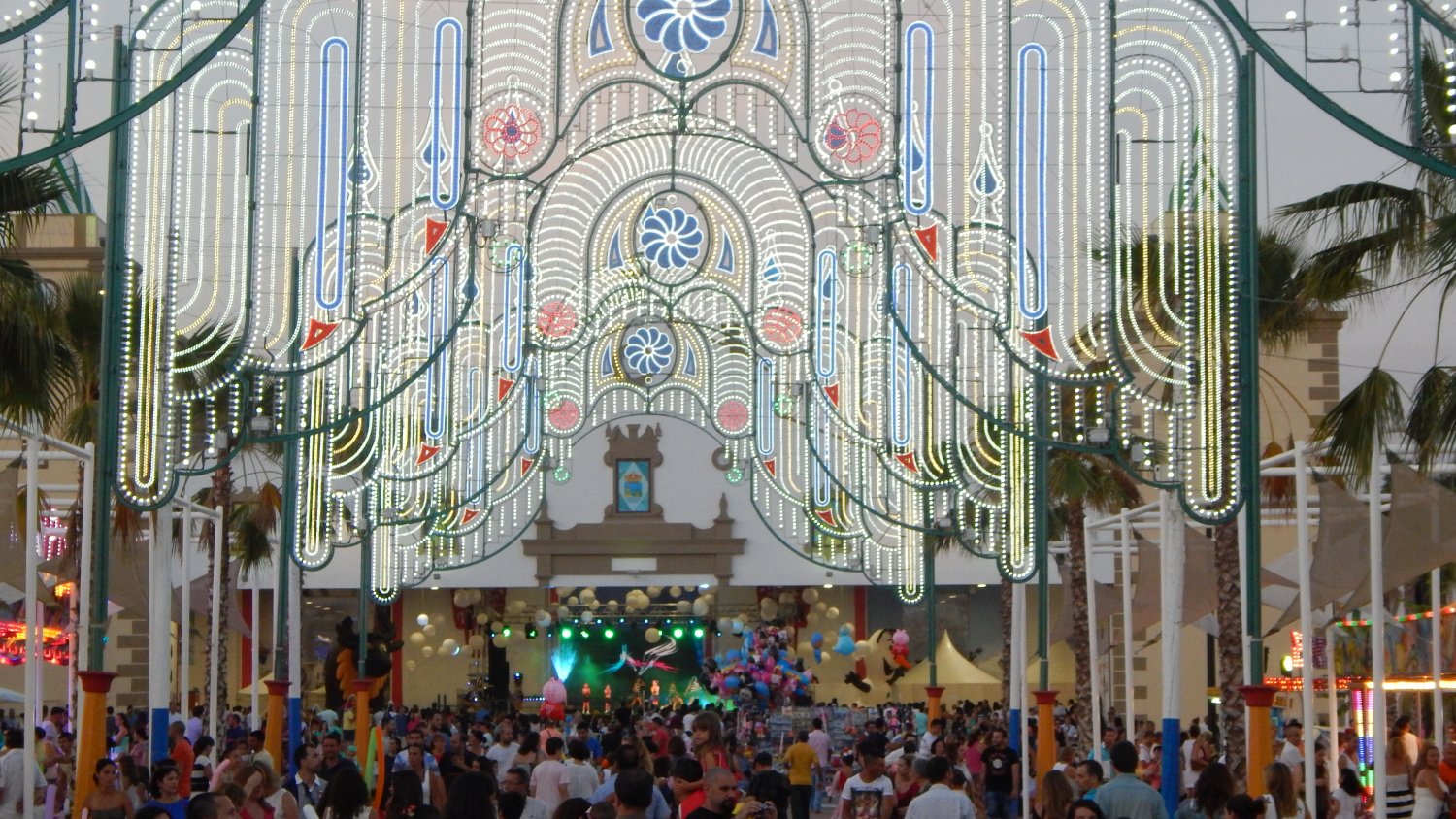 Estepona convoca el concurso para el cartel de la Feria y Fiestas Mayores 2022