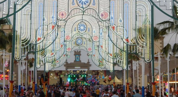 Estepona convoca el concurso para el cartel de la Feria y Fiestas Mayores 2022