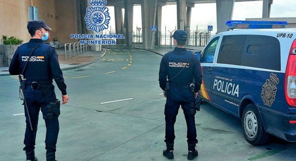 Detenido un joven por transportar marihuana de Málaga a Melilla