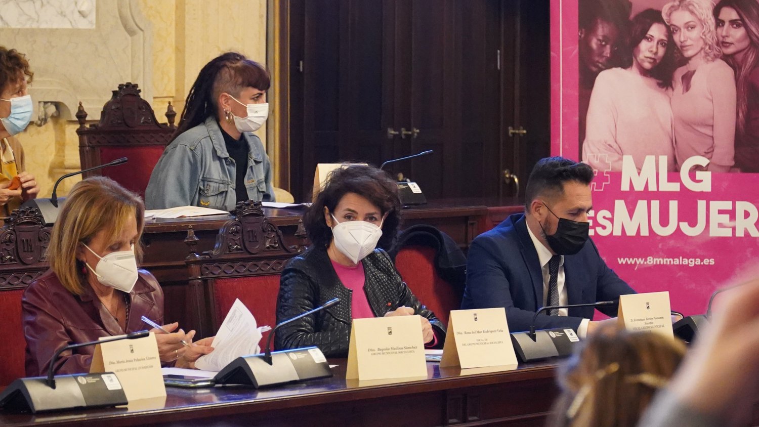 PSOE critica al Ayuntamiento por un cartel del 8M 