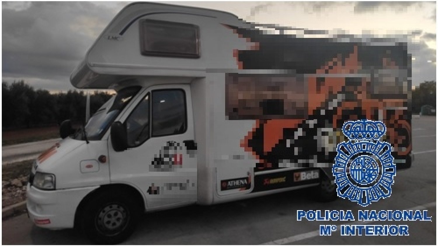 Incautados 90 kilogramos de marihuana ocultos en el doble fondo de una autocaravana