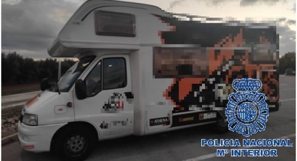 Incautados 90 kilogramos de marihuana ocultos en el doble fondo de una autocaravana