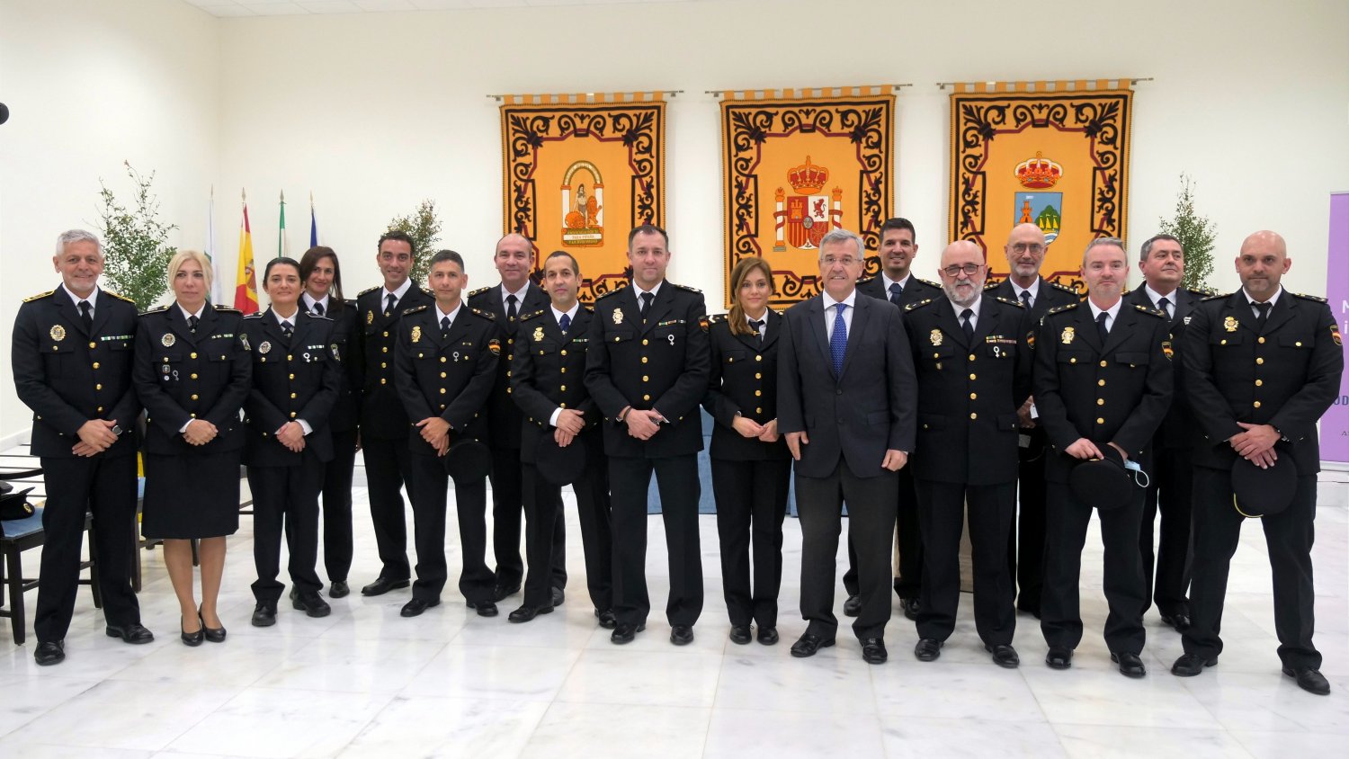 Estepona entrega los ‘Premios 8 de Marzo’ a las unidades de Cuerpos de Seguridad