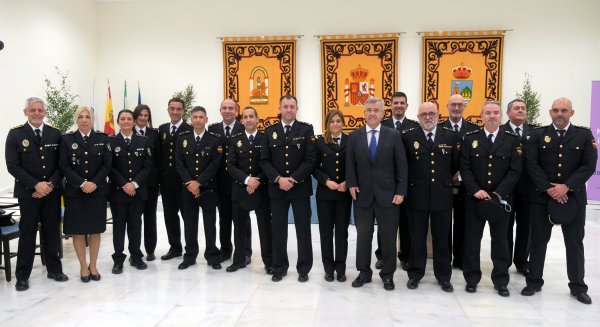 Estepona entrega los ‘Premios 8 de Marzo’ a las unidades de Cuerpos de Seguridad