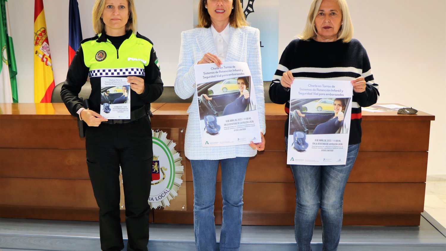 Torrox ofrece una charla sobre sistemas de retención infantil y seguridad vial para embarazadas