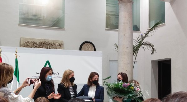 Patricia Navarro entrega el 'Reconocimiento a la empleada pública' en su tercera edición