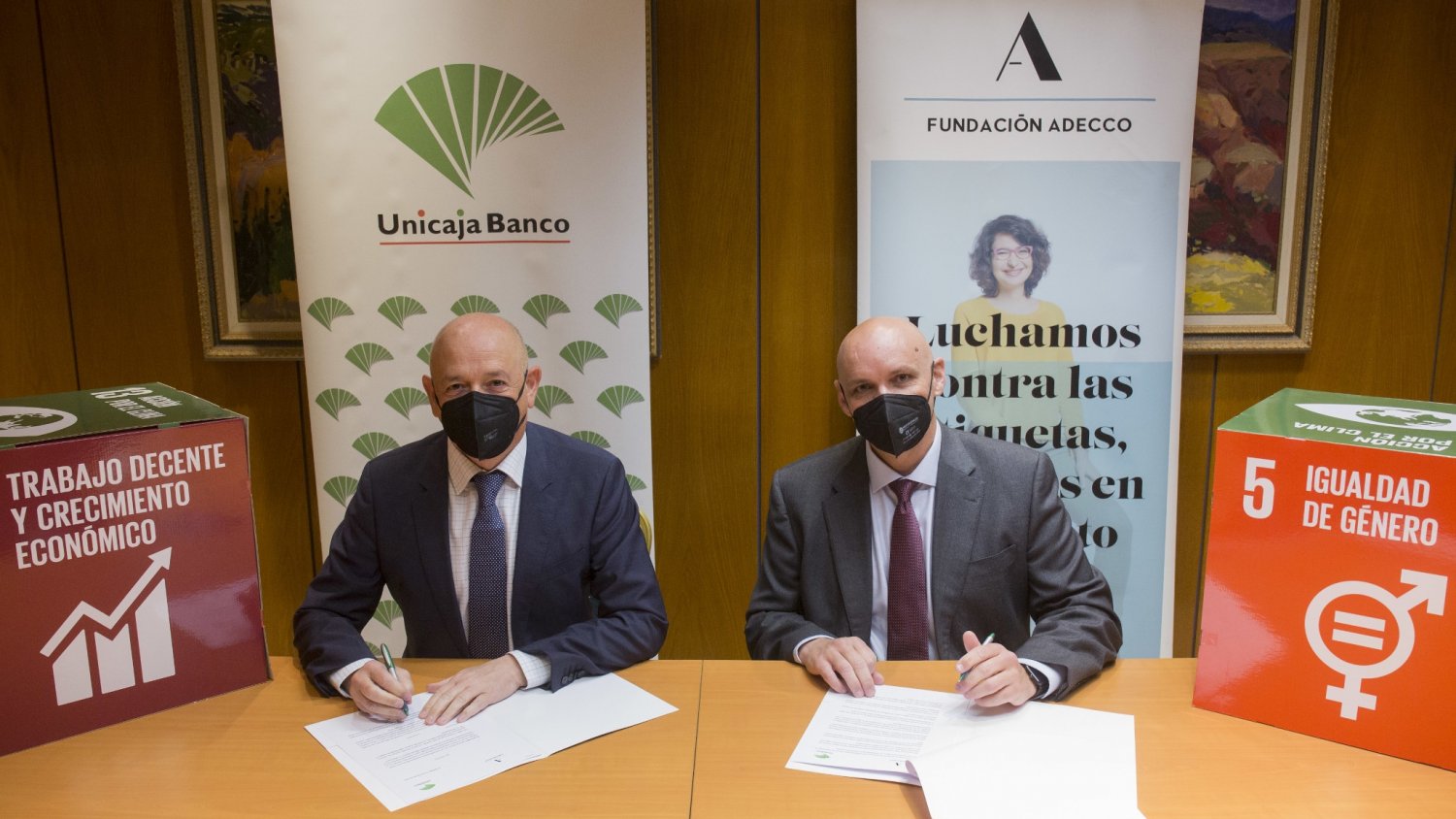 Unicaja renueva su acuerdo con Adecco para apoyar la inclusión laboral de mujeres en riesgo de exclusión social