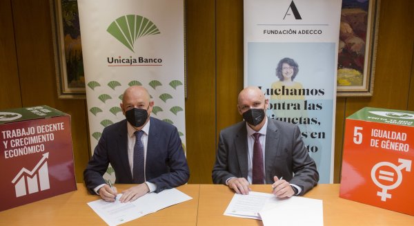 Unicaja renueva su acuerdo con Adecco para apoyar la inclusión laboral de mujeres en riesgo de exclusión social