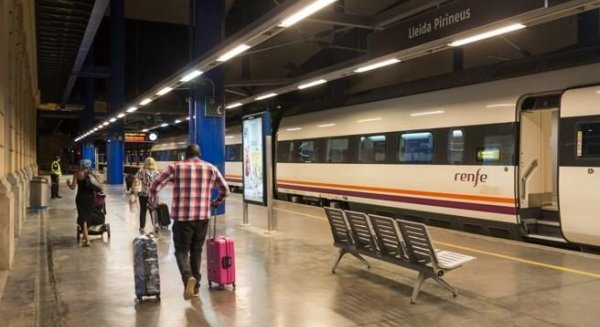 El Ministerio de Transportes decreta servicios esenciales tras la huelga general de CGT el 8M