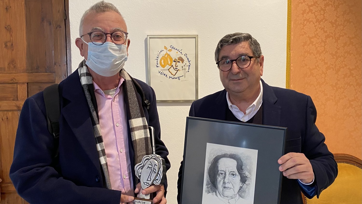 La Fundación María Zambrano de Vélez-Málaga recibe la donación de la revista 'Litoral' de 1983