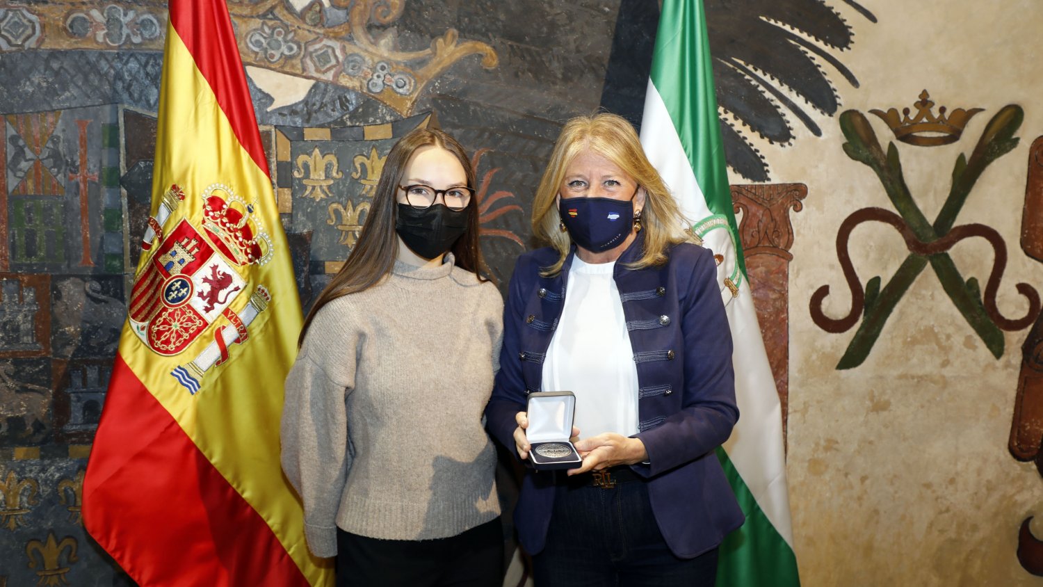 La alcaldesa de Marbella recibe a Laura Haro tras su participación en el programa ‘Desafío Ártico’