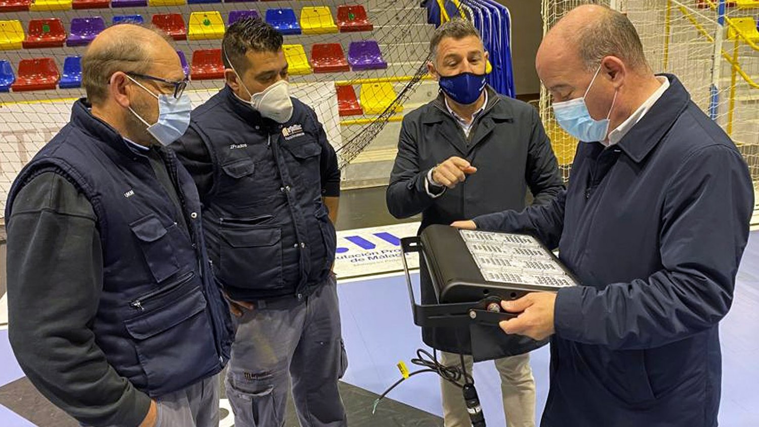 Antequera comienza la renovación completa de la iluminación del Pabellón Fernando Argüelles