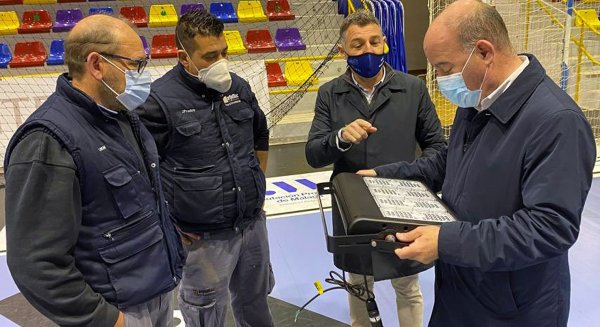 Antequera comienza la renovación completa de la iluminación del Pabellón Fernando Argüelles