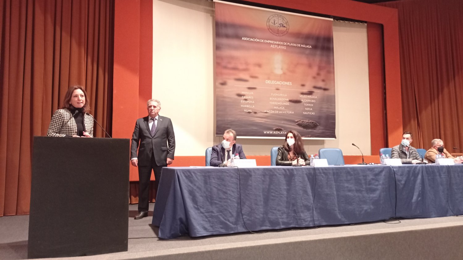 La Junta resuelve el 78% de las concesiones a chiringuitos pendientes que había en 2019