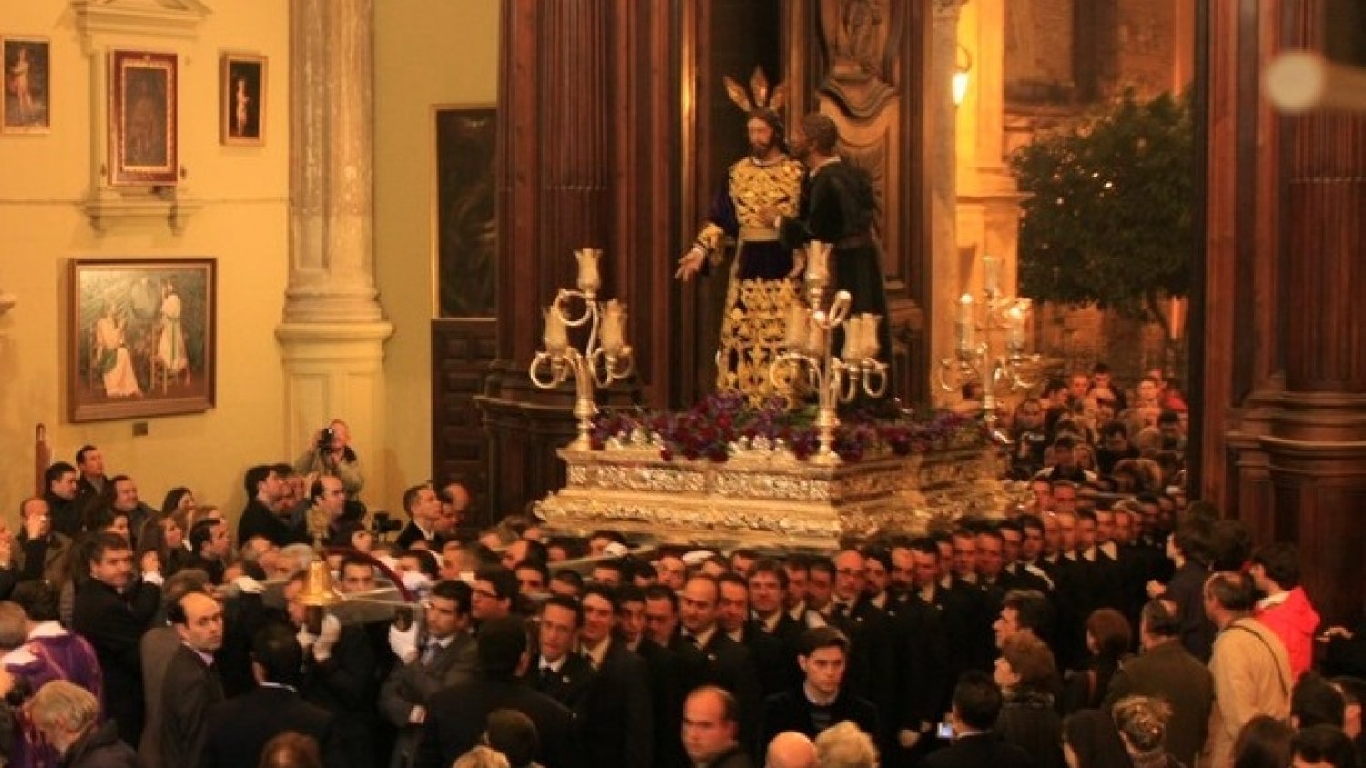El Ayuntamiento establece un refuerzo de seguridad para la celebración del Vía Crucis extraordinario
