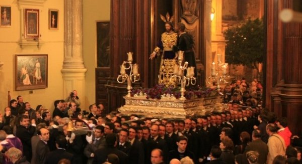 El Ayuntamiento establece un refuerzo de seguridad para la celebración del Vía Crucis extraordinario