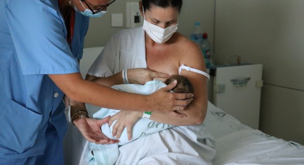 Andalucía atiende más de 50.000 nacimientos en los centros sanitarios públicos durante 2021