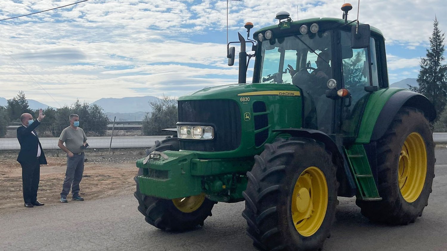 Antequera muestra su apoyo a los agricultores y ganaderos malagueños durante la tractorada