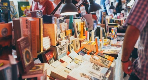 La Térmica celebra su segundo RED Friday más literario con música y actividades
