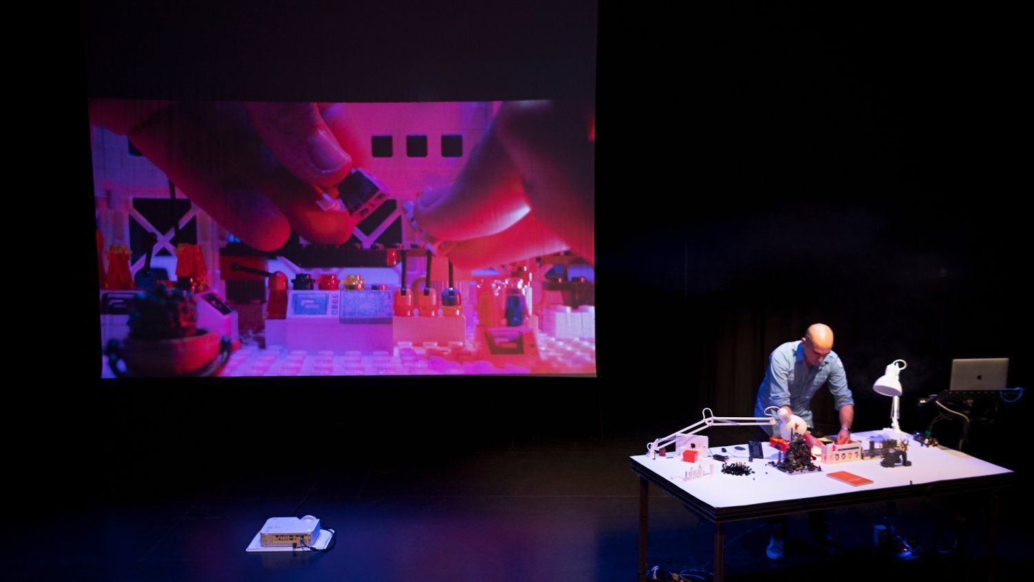 El Teatro Cánovas acoge ‘Prometeo’, un espectáculo para iniciar en la mitología griega