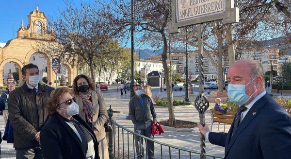 El periodista antequerano Ángel Guerrero da nombre al entorno de la Plaza de Toros