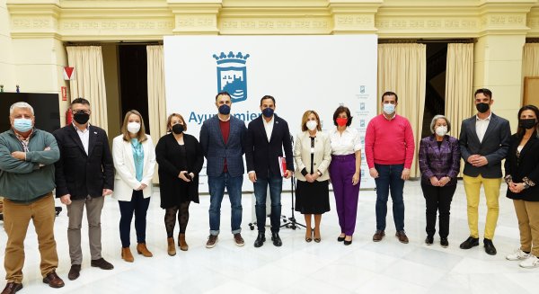 Pérez pide que los fondos de recuperación se destinen a acabar con la desigualdad en los barrios de Málaga