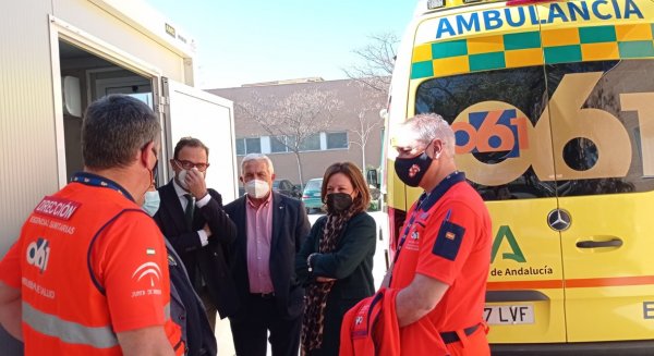 La Junta dota de ambulancia a Churriana meses después de abrir las urgencias del centro de salud