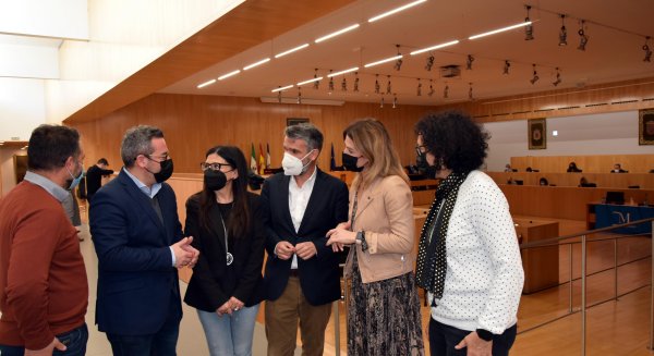 PSOE acusa al PP en Diputación de estar más preocupado en su guerra interna que de los malagueños