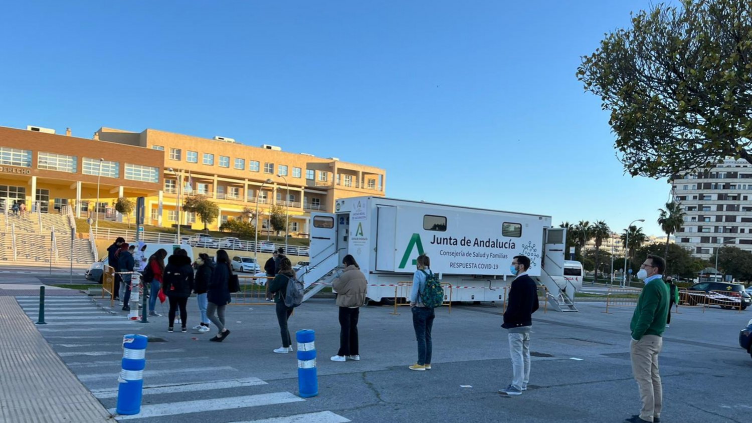 Dispositivo disponible de vacunación sin cita el 22 y el 23 de febrero en el parking de la UMA