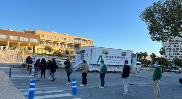 Dispositivo disponible de vacunación sin cita el 22 y el 23 de febrero en el parking de la UMA