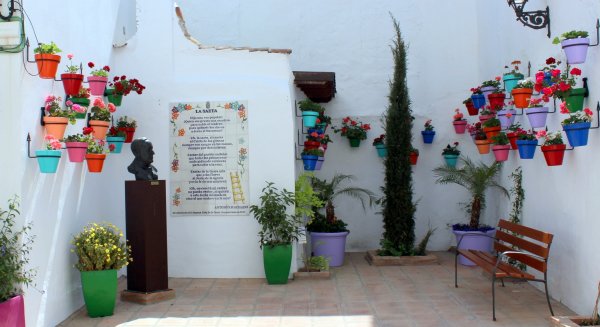 Estepona anuncia que propondrá el 5 de mayo como 'Día de la Poesía'