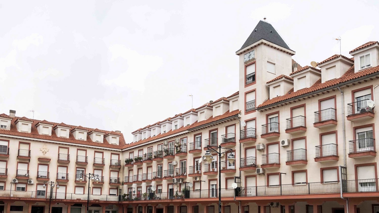 Unicaja y Haya Real Estate lanzan una campaña con rebajas del 40% en más de 1.350 inmuebles