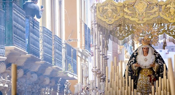 ‘Menudo Tinglao’, la primera revista de pasatiempos sobre la Semana Santa de Málaga
