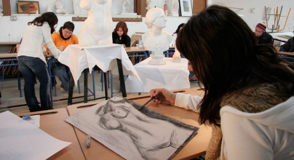 Educación convoca a las familias del alumnado del Bachillerato de Artes tras la negativa del Ministerio
