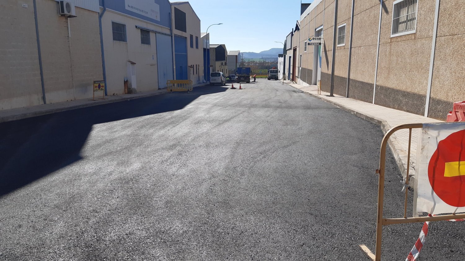 Campillos mejora el pavimento de varias calles del polígono industrial Las Eras