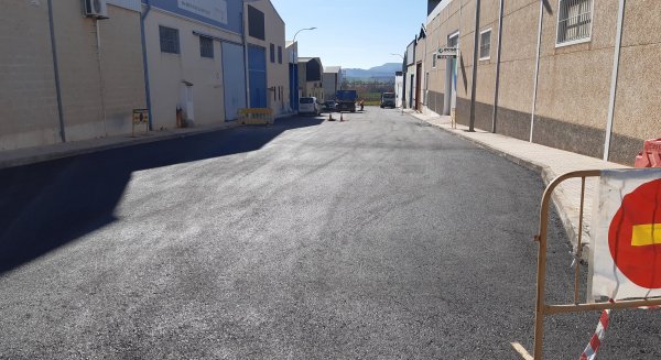 Campillos mejora el pavimento de varias calles del polígono industrial Las Eras