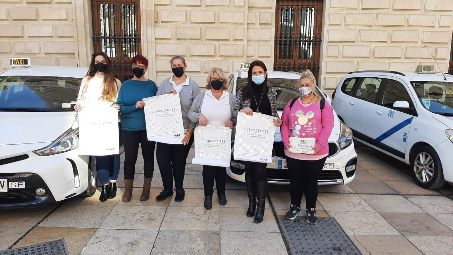 Más de 2.000 taxis visibilizarán en Málaga el teléfono de atención a las mujeres