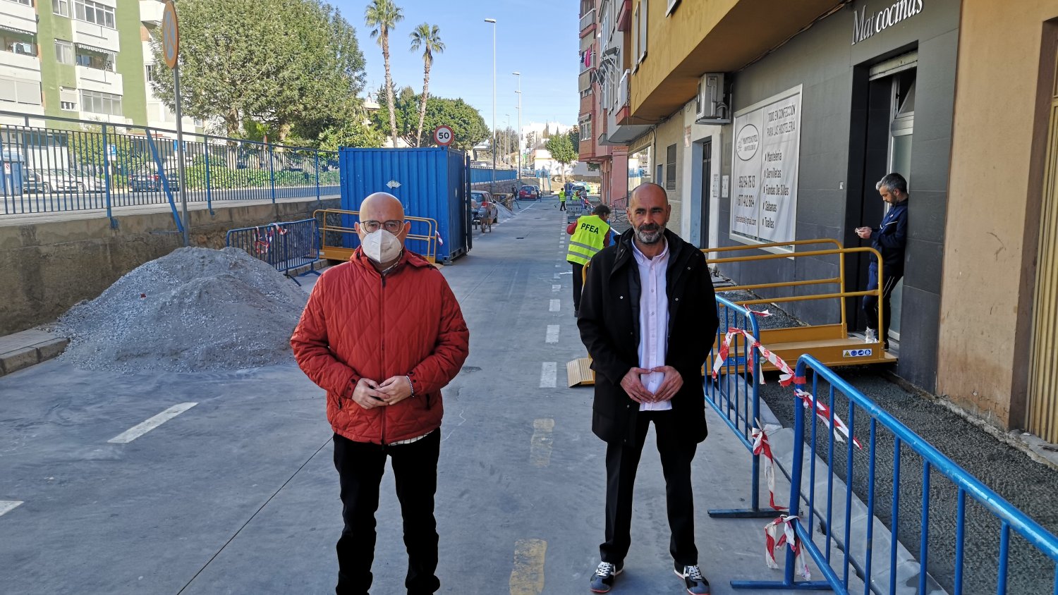 Infraestructuras inicia los trabajos de remodelación de la calle Marta Martín de Torre del Mar